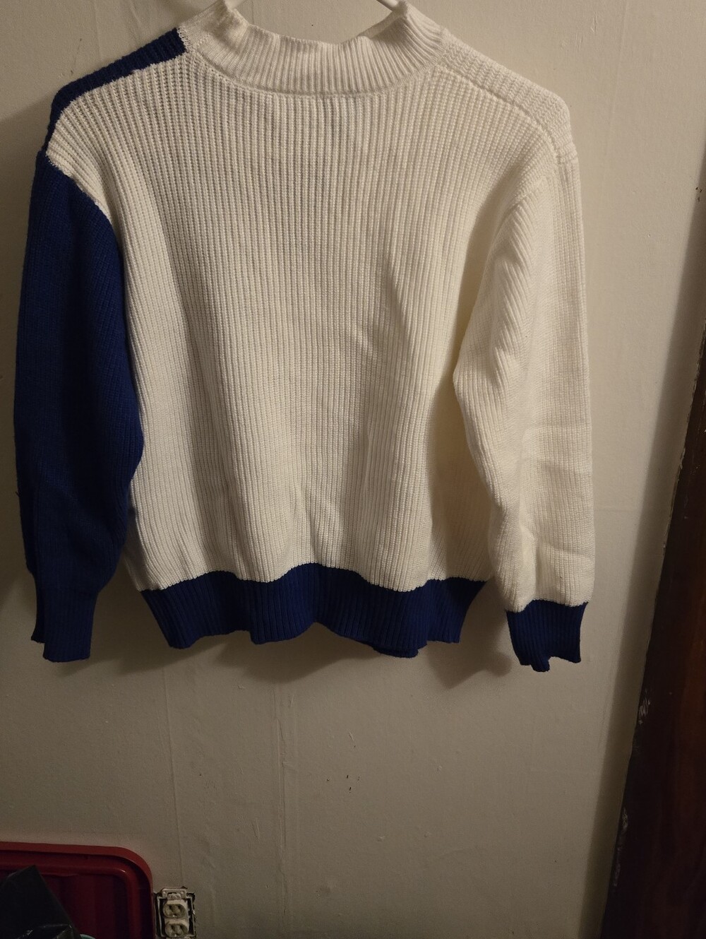 Sweater Pretty Design - Picture 2 of 5